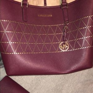 Micheal Kors purse